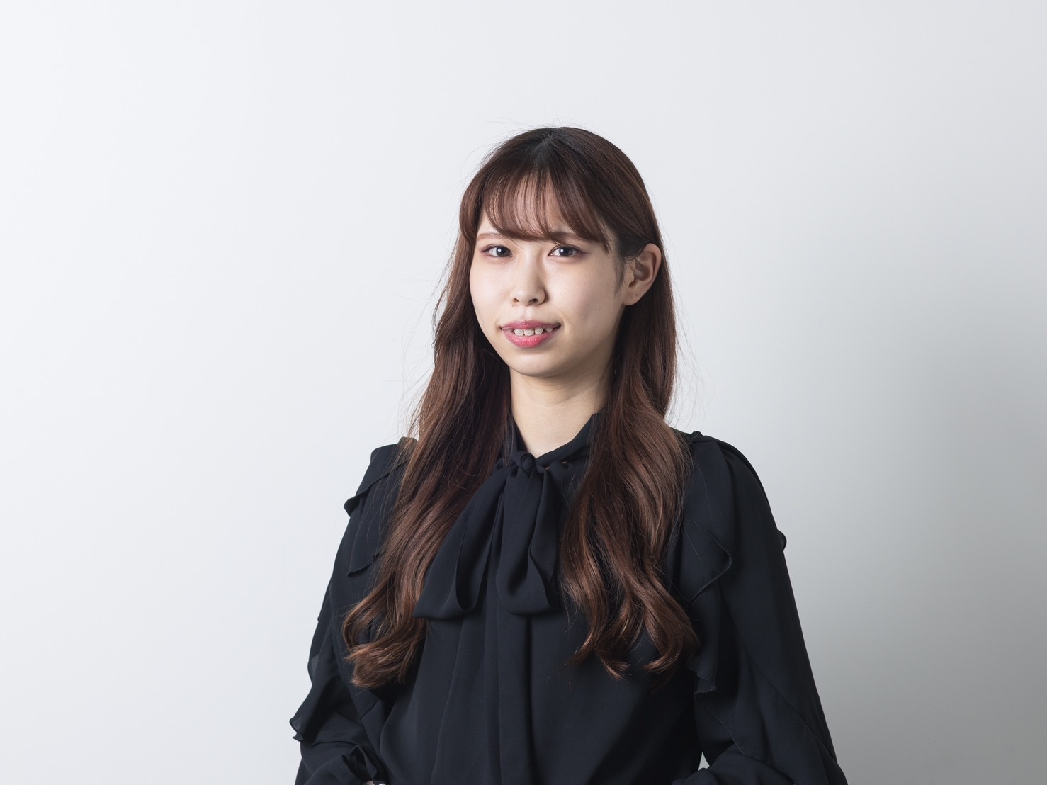 本間絢詩